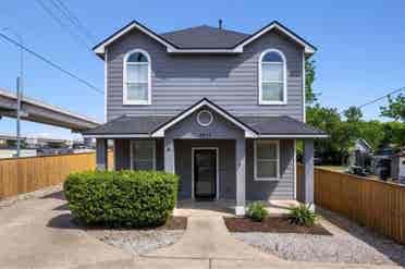 Room for rent in house