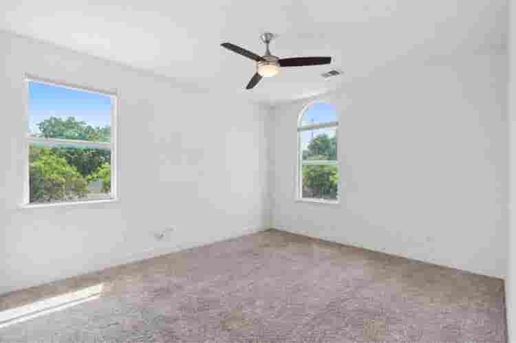 Room for rent in house