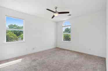 Room for rent in house
