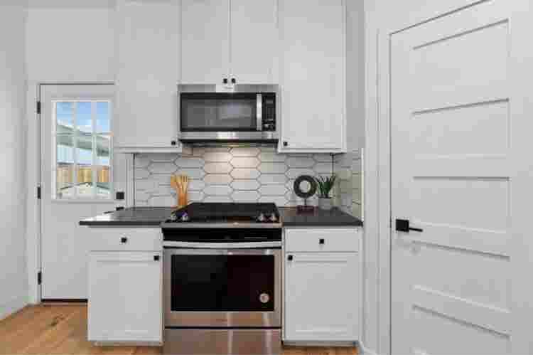 Room for rent in house