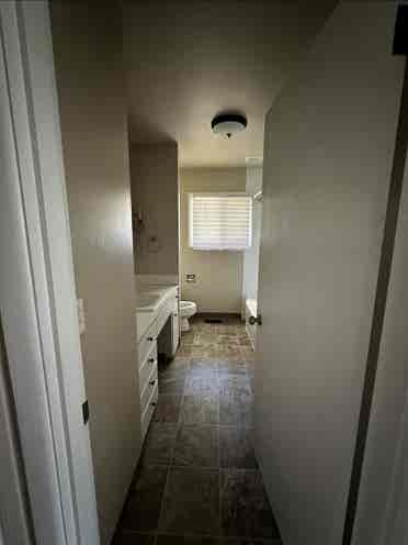 Room for rent in South Salem