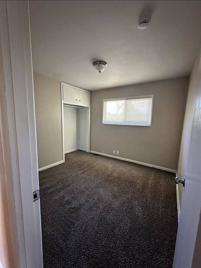 Room for rent in South Salem