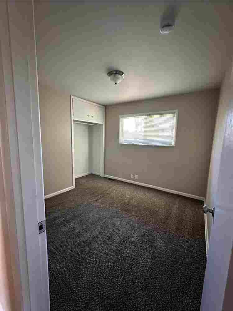 Room for rent in South Salem