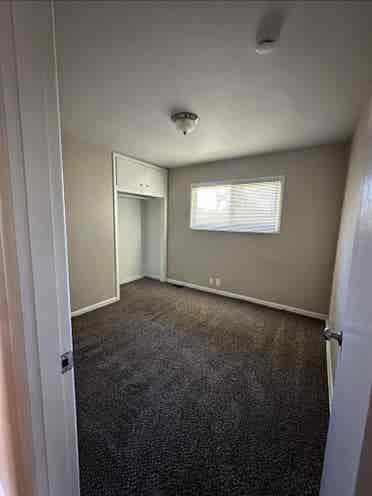 Room for rent in South Salem