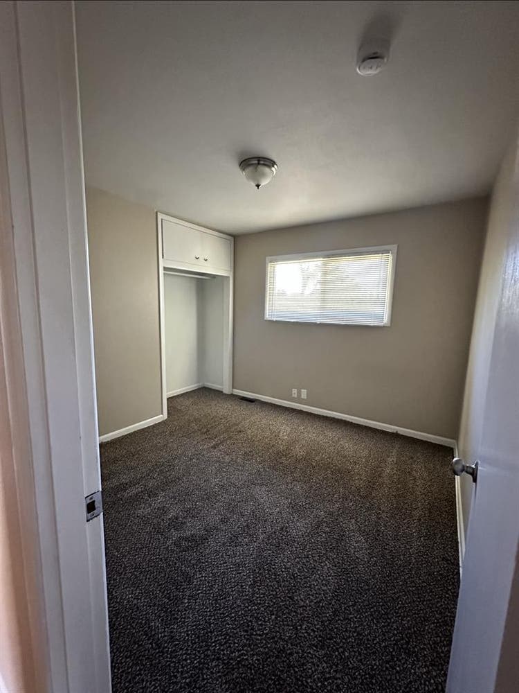 Room for rent in South Salem
