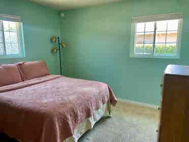 **2 Rooms for Rent in Gated Home!