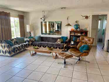 **2 Rooms for Rent in Gated Home!