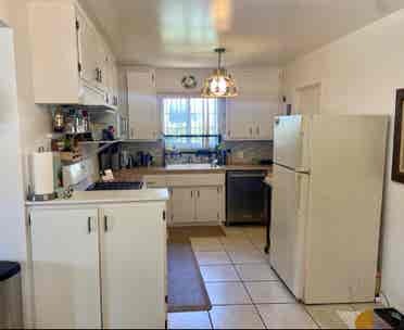 **2 Rooms for Rent in Gated Home!