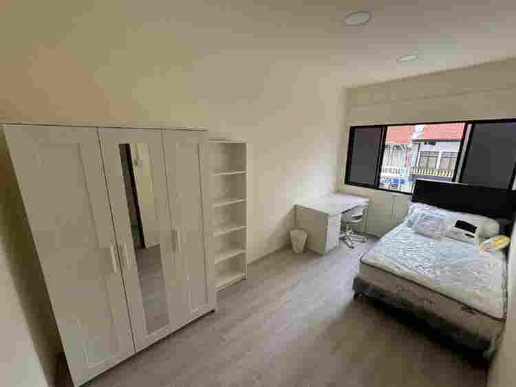 Junior Master Bedroom City Fringe