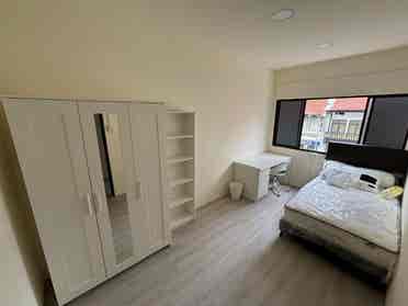 Junior Master Bedroom City Fringe