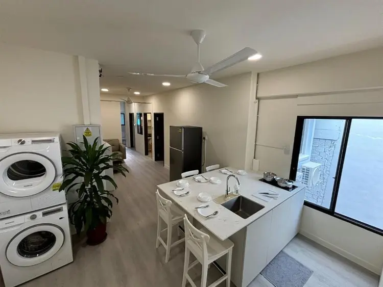 Junior Master Bedroom City Fringe