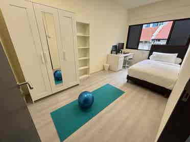 Junior Master Bedroom City Fringe
