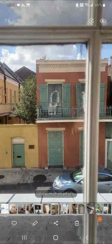 French Quarter Roommate Courtyard