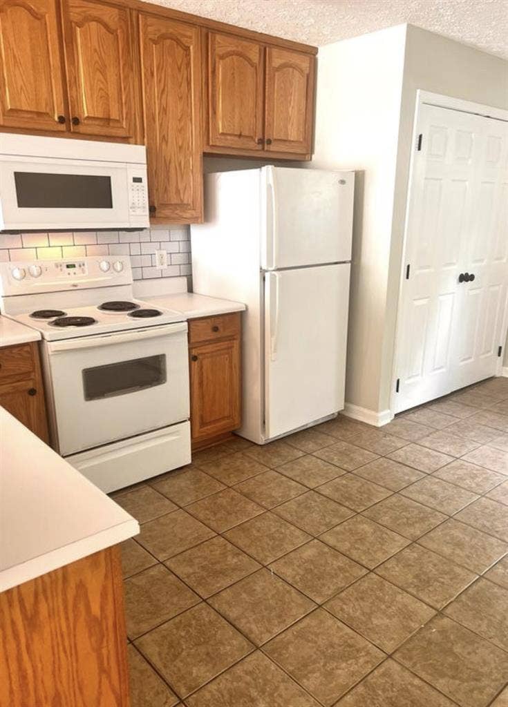 Looking for TWO roommates!