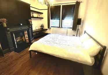 Large double Room for rent