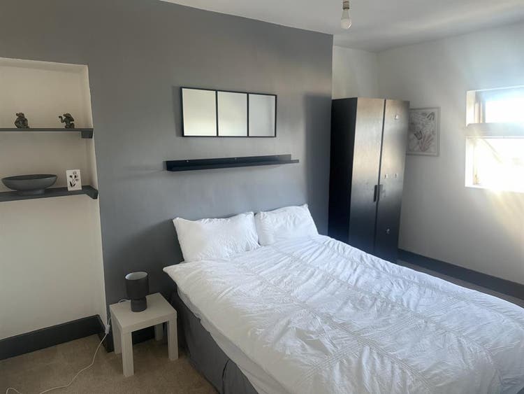 Large double Room for rent