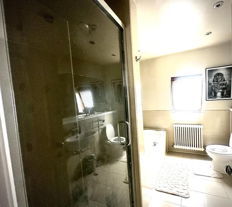 Large double Room for rent