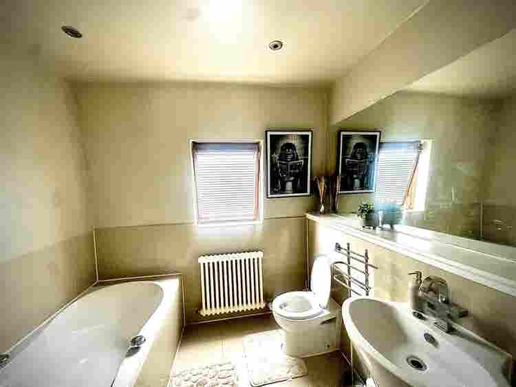 Large double Room for rent