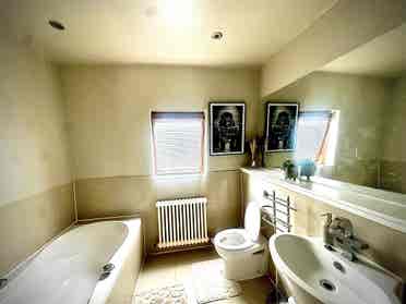 Large double Room for rent