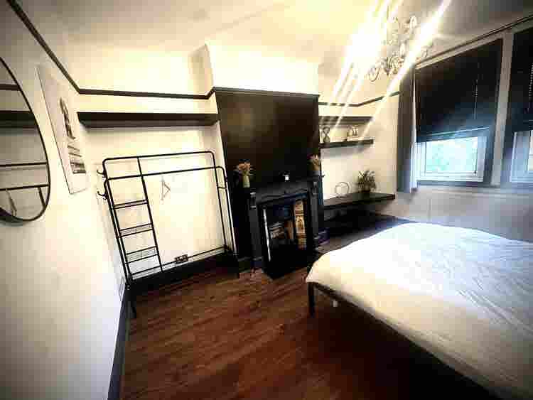 Large double Room for rent