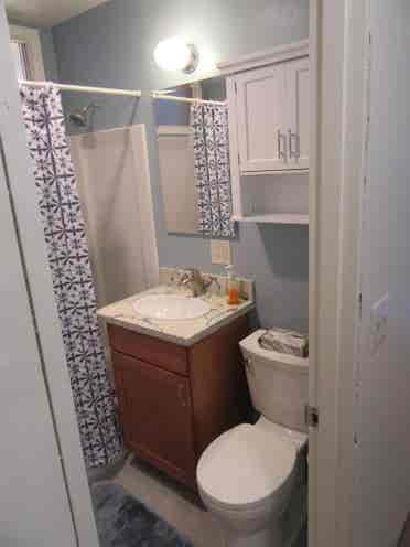 want roommate to share my house.