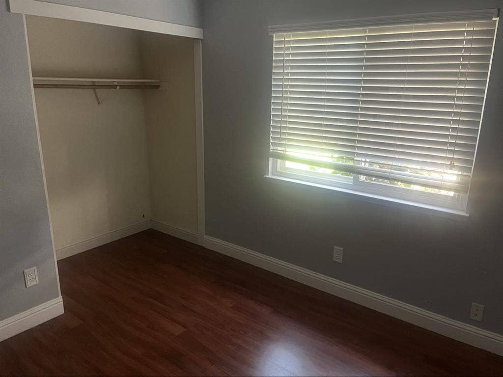 Room for rent $