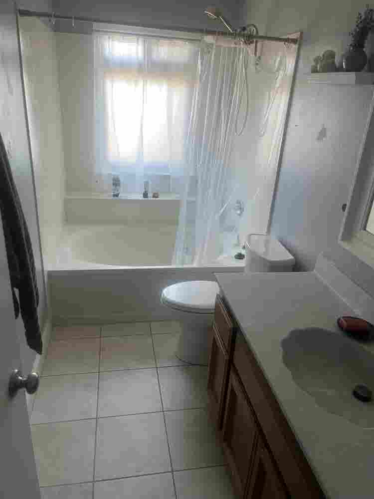 Room for rent $