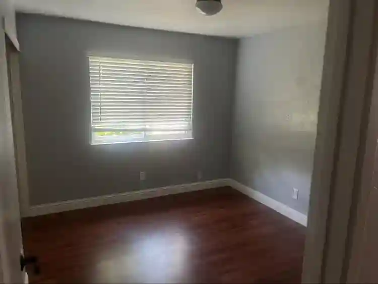 Room for rent $