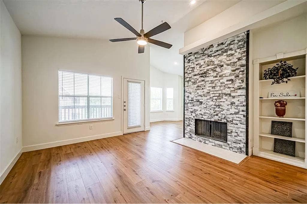 Baths Luxurious Condo
