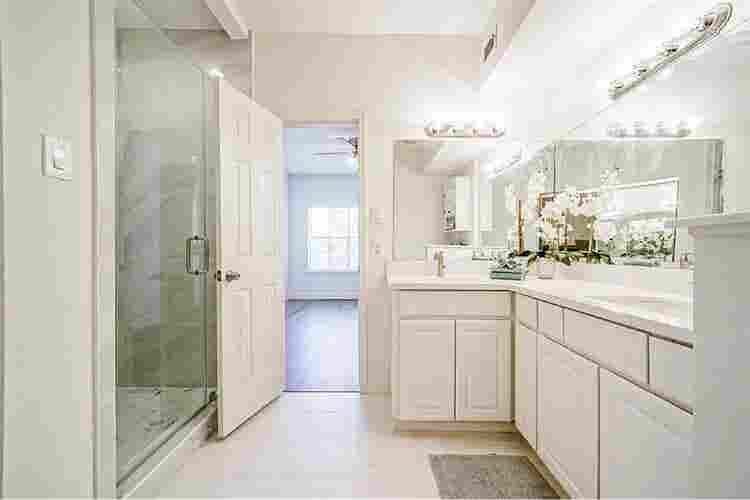 Baths Luxurious Condo