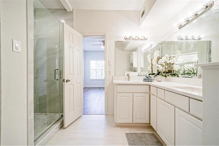 Baths Luxurious Condo