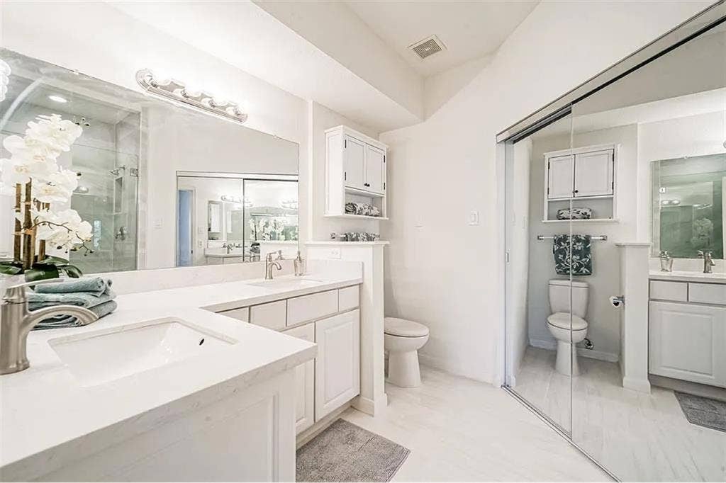 Baths Luxurious Condo