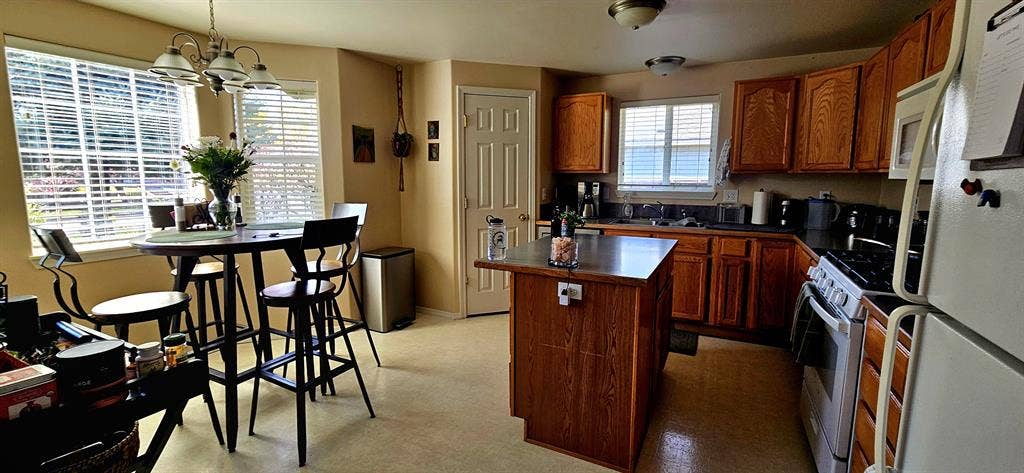 Seeking Roommate in East Bend House