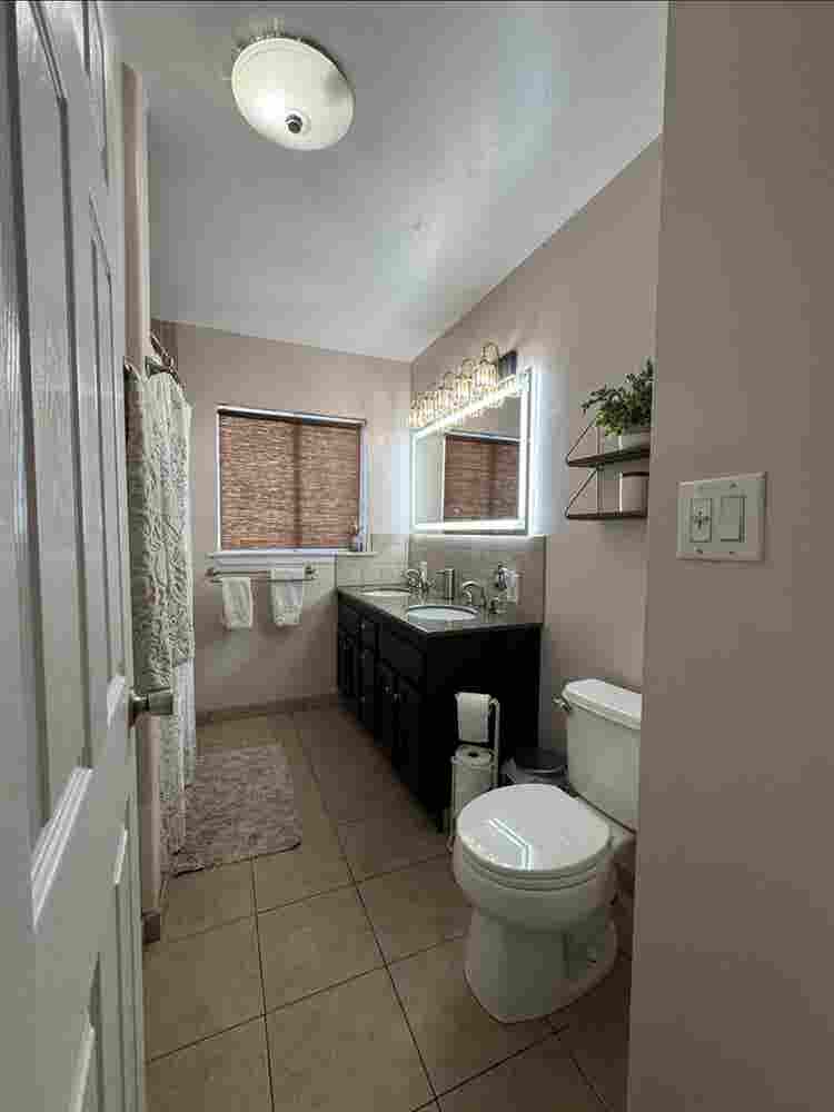 Rooms in Covina, CA