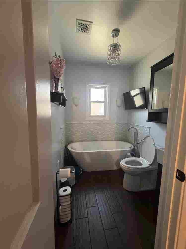 Rooms in Covina, CA
