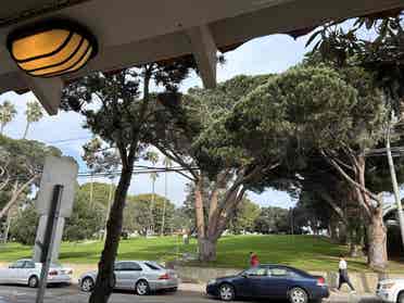 Room Available-3 blocks from beach!
