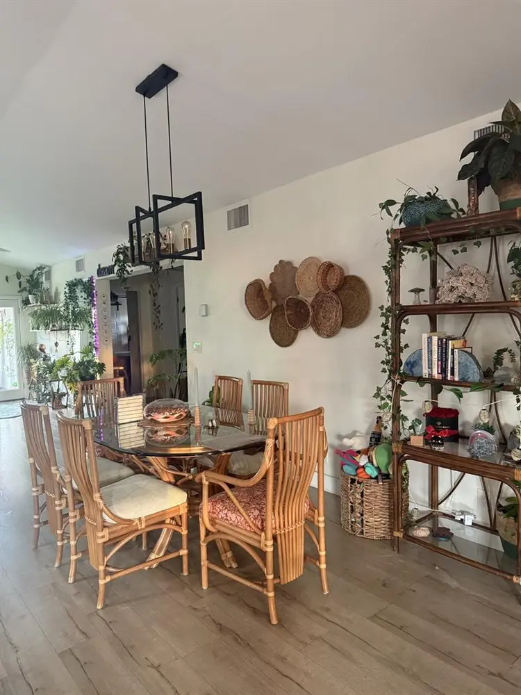 Split bath house with me