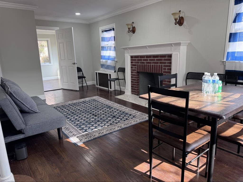 Master Bedroom Rent