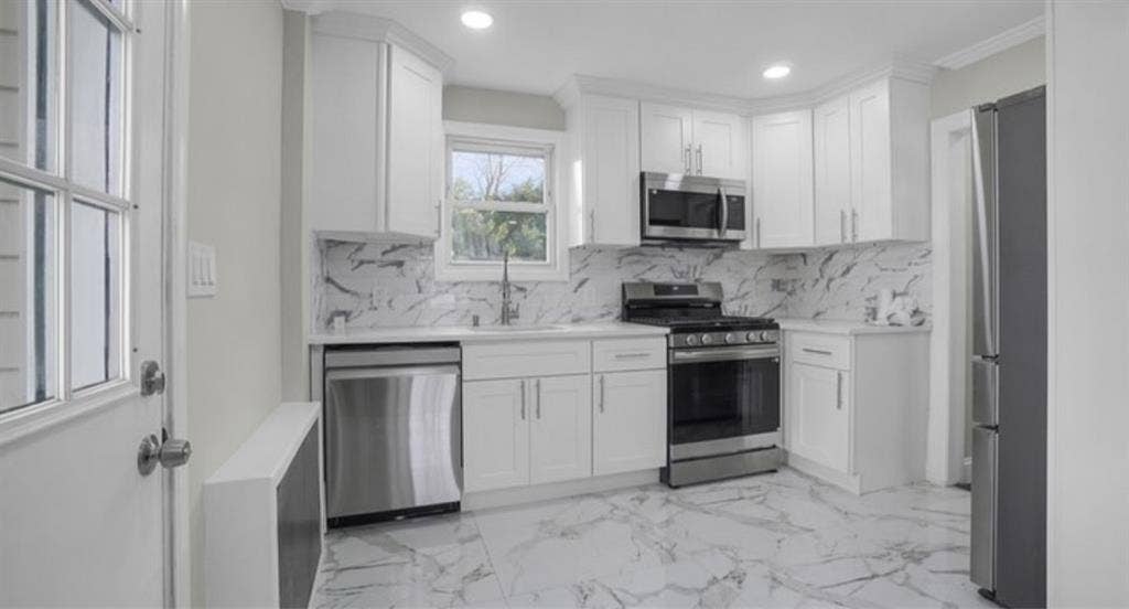 Master Bedroom Rent