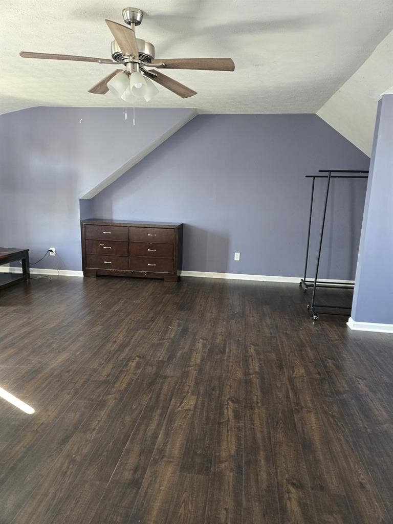 Furnished room / Private half bath