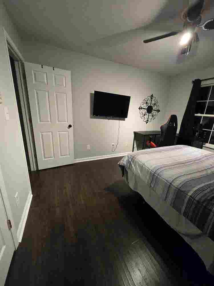 Furnished bedroom!!