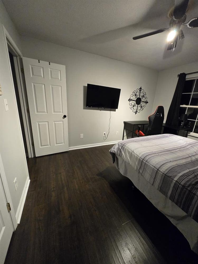 Furnished bedroom!!