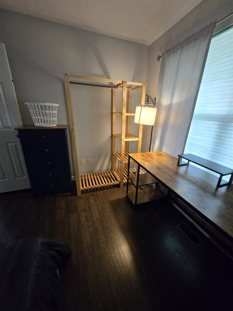 Furnished room / Private half bath