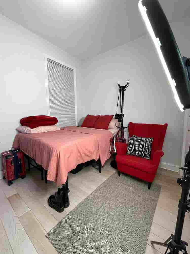 Subletting room in East Williams