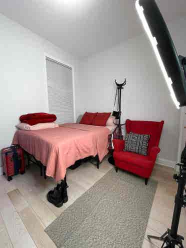 Subletting room in East Williams