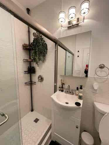 Subletting room in East Williams