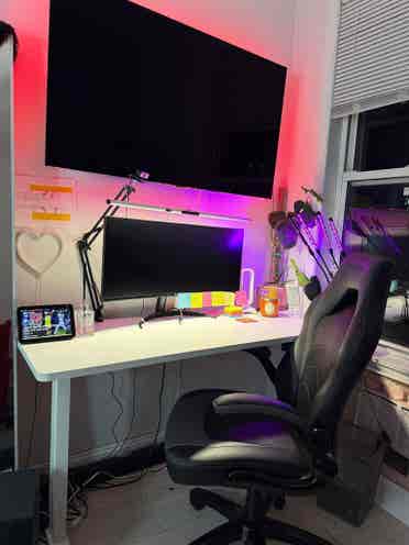 Subletting room in East Williams