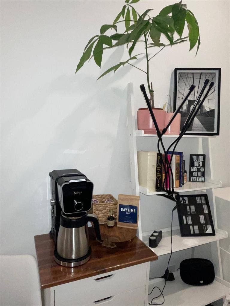 Subletting room in East Williams