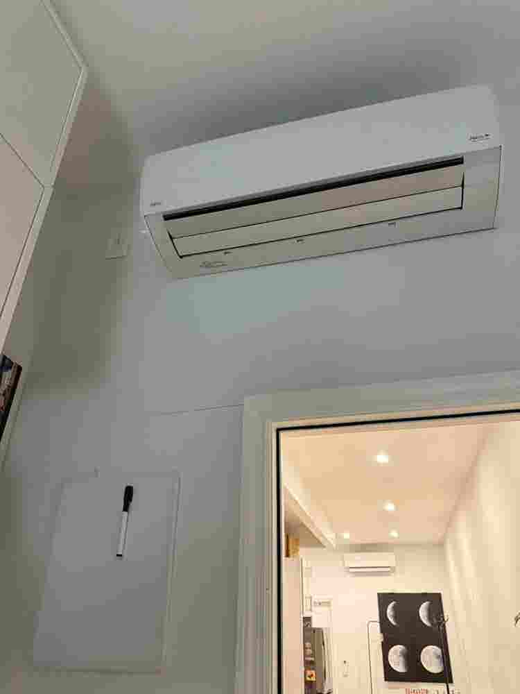 Subletting room in East Williams