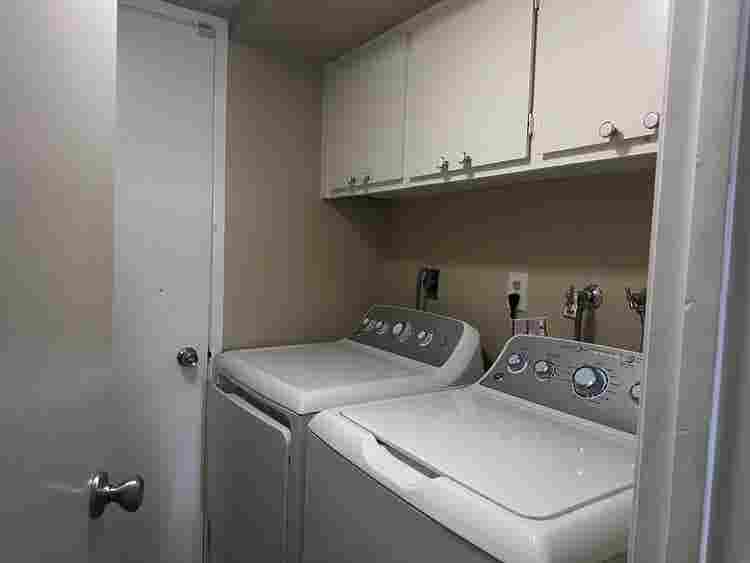 Master Bedroom Private bath+shower